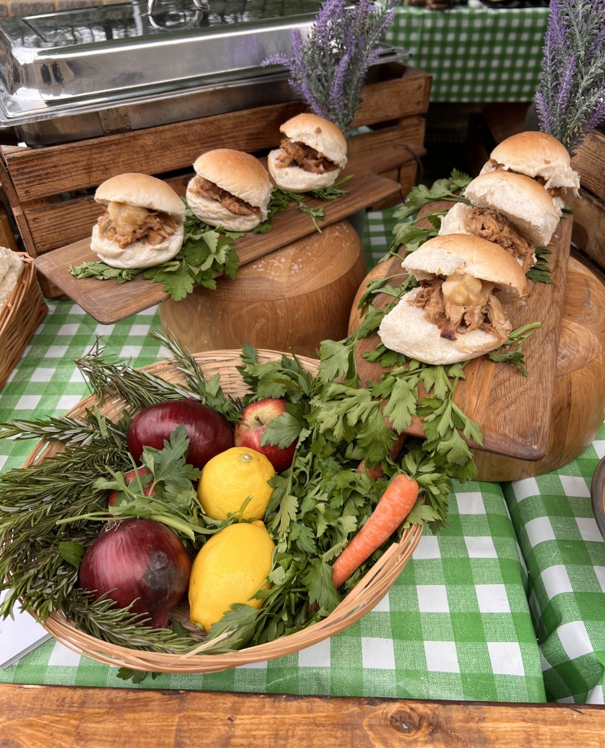 Hog roasts & BBQ catering at weddings, parties & events in Milton Keynes